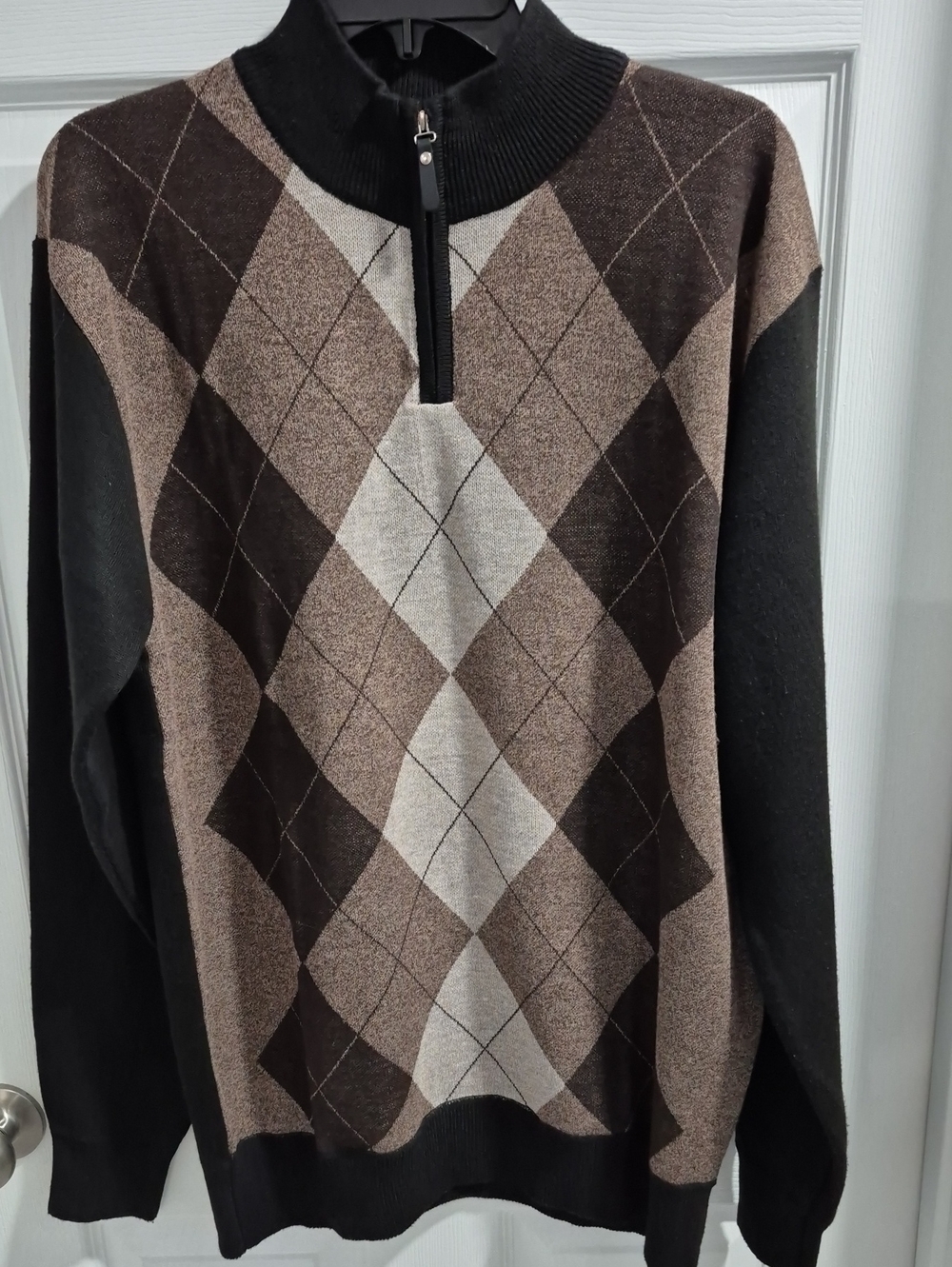 Omega Men's Brown and Black Argyle Zip-Up Sweater